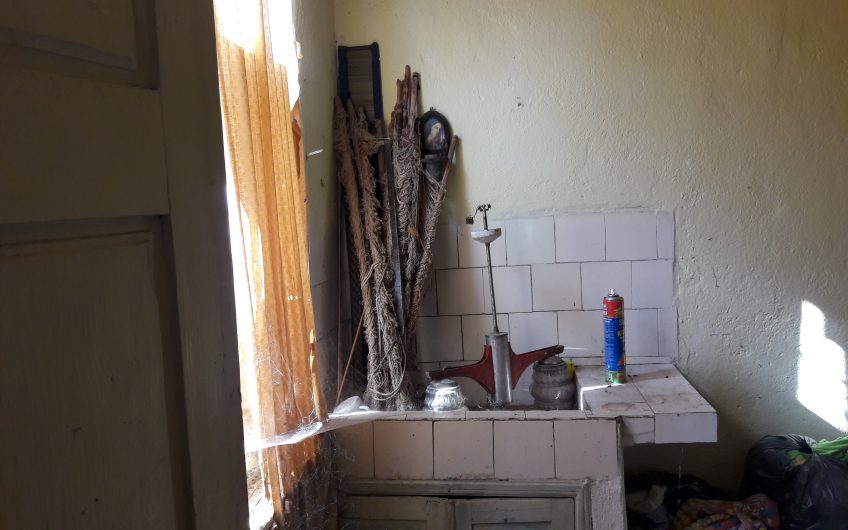 КЪЩА с двор в с. Динево, обл. Хасково