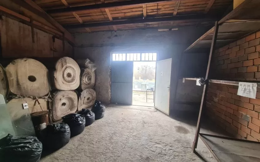 СКЛАД/ПРОМИШЛЕН ИМОТ под наем в Западна Индустриална Зона, град Хасково