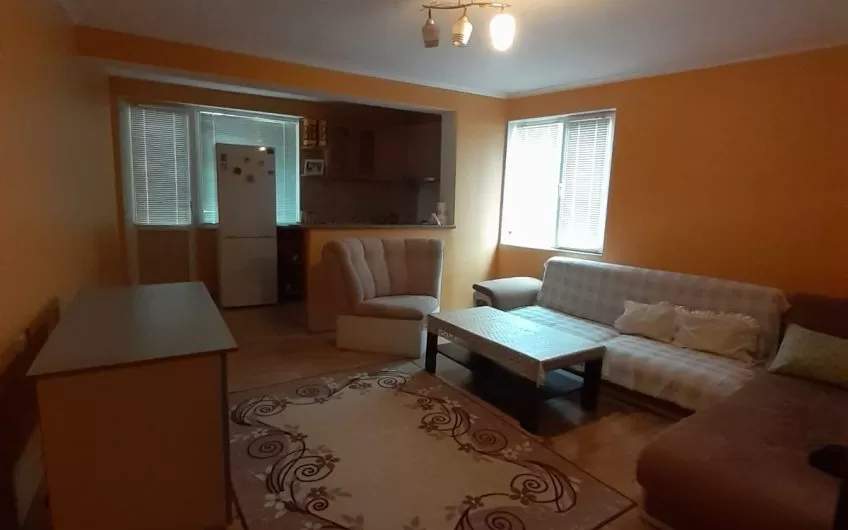 ДВУЕТАЖНА КЪЩА в кв. Тракийски, град Хасково