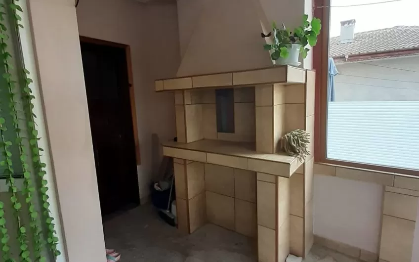 ДВУЕТАЖНА КЪЩА в кв. Тракийски, град Хасково