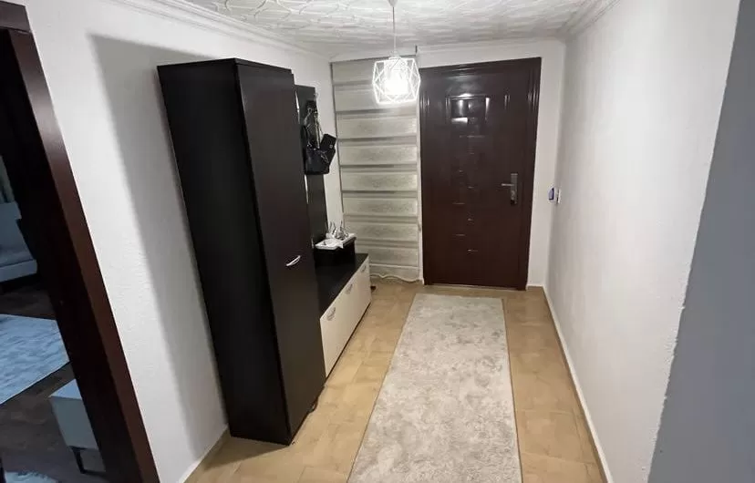 ЕДНОЕТАЖНА КЪЩА В С. РАНИ ЛИСТ