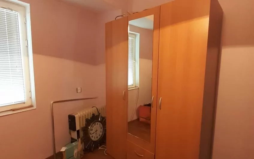 ДВУЕТАЖНА КЪЩА в кв. Тракийски, град Хасково