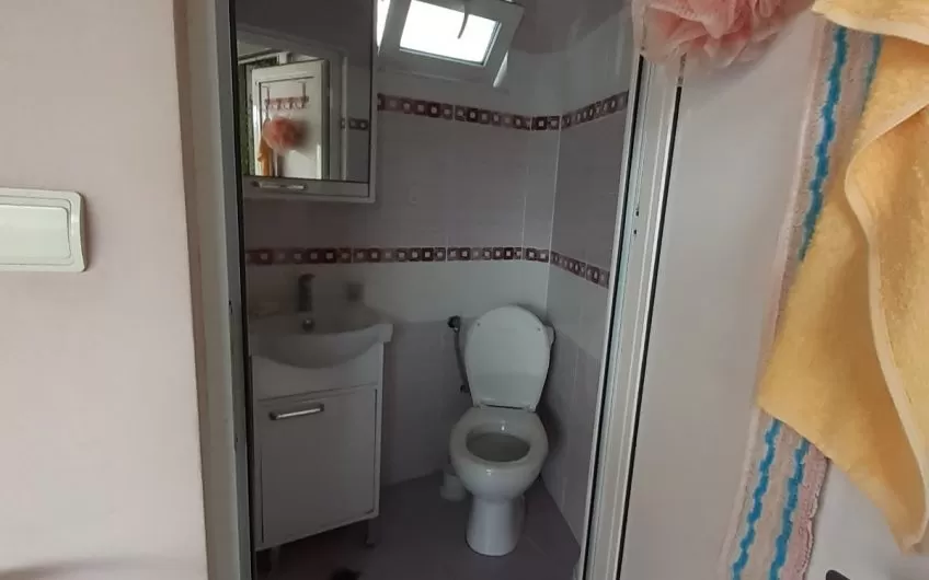 ДВУЕТАЖНА КЪЩА в кв. Тракийски, град Хасково