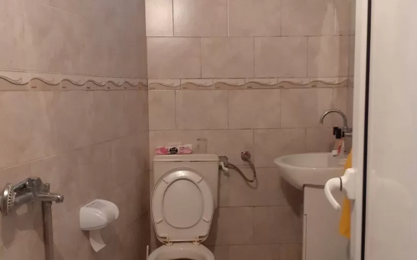 ДВУЕТАЖНА КЪЩА в кв. Тракийски, град Хасково