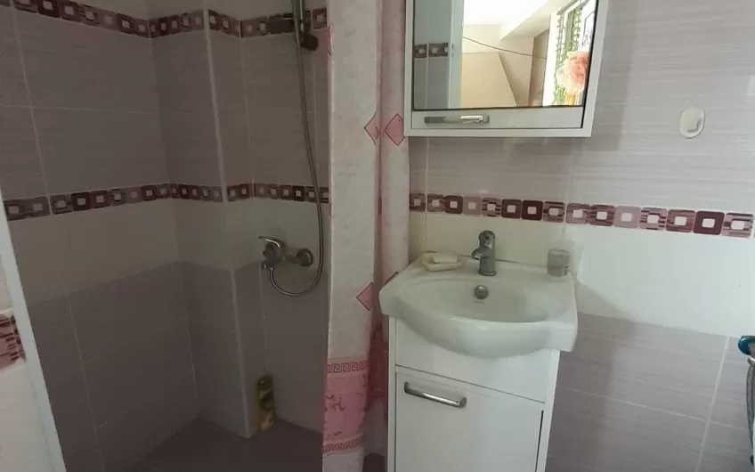 ДВУЕТАЖНА КЪЩА в кв. Тракийски, град Хасково