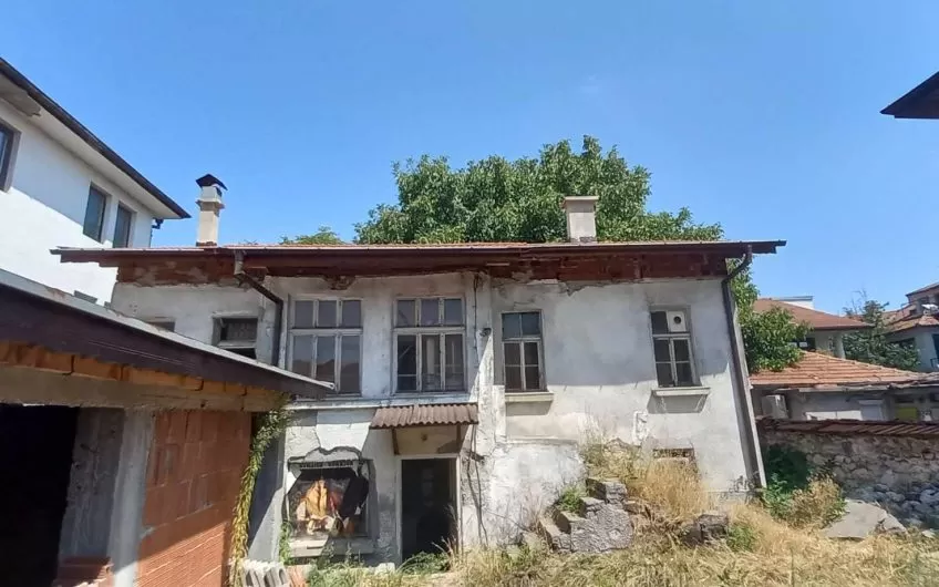 КЪЩА в кв. Любен Каравелов, град Хасково