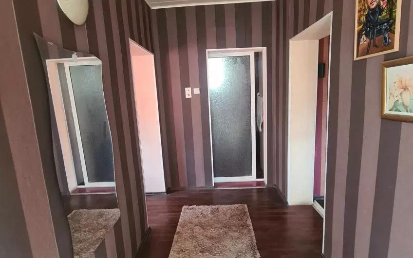 САМОСТОЯТЕЛНА ДВУЕТАЖНА КЪЩА в кв. Каменни, град Хасково