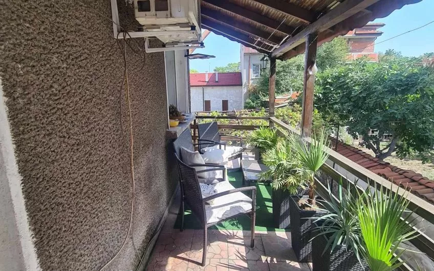 САМОСТОЯТЕЛНА ДВУЕТАЖНА КЪЩА в кв. Каменни, град Хасково