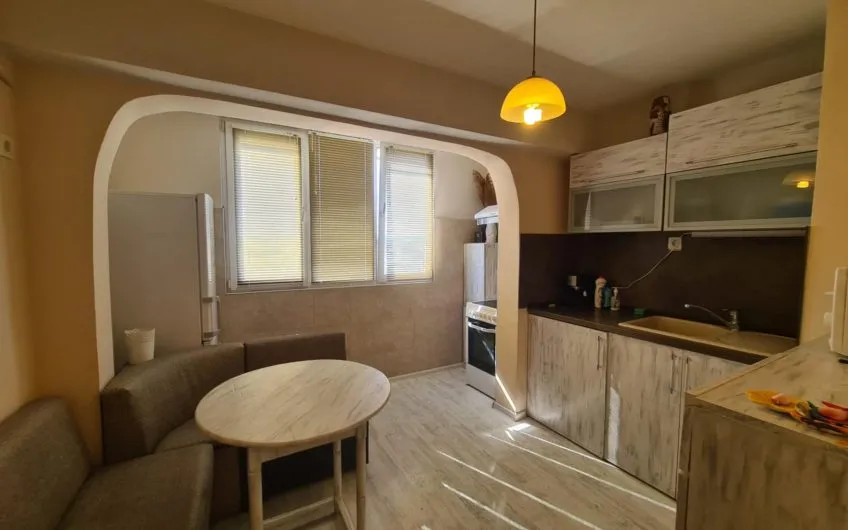 ДВУСТАЕН АПАРТАМЕНТ в кв. Червена Стена, град Хасково