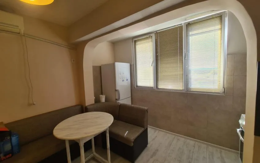 ДВУСТАЕН АПАРТАМЕНТ в кв. Червена Стена, град Хасково