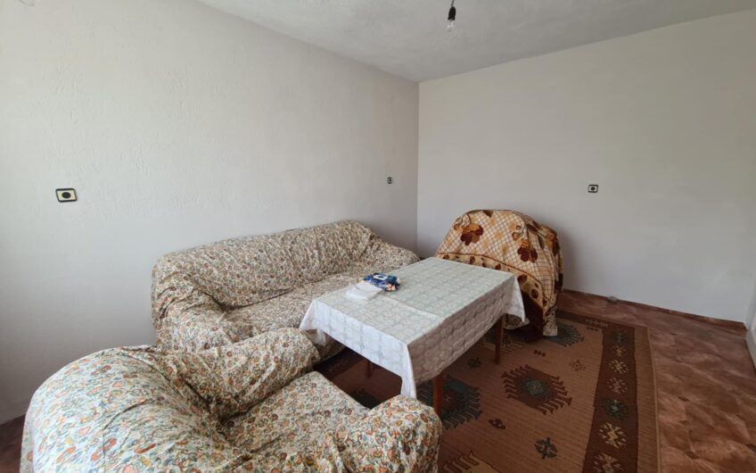 Продава се самостоятелна къща в кв. Изгрев, гр. Хасково