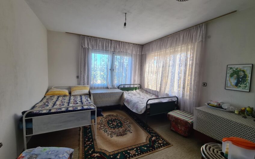 Продава се самостоятелна къща в кв. Изгрев, гр. Хасково
