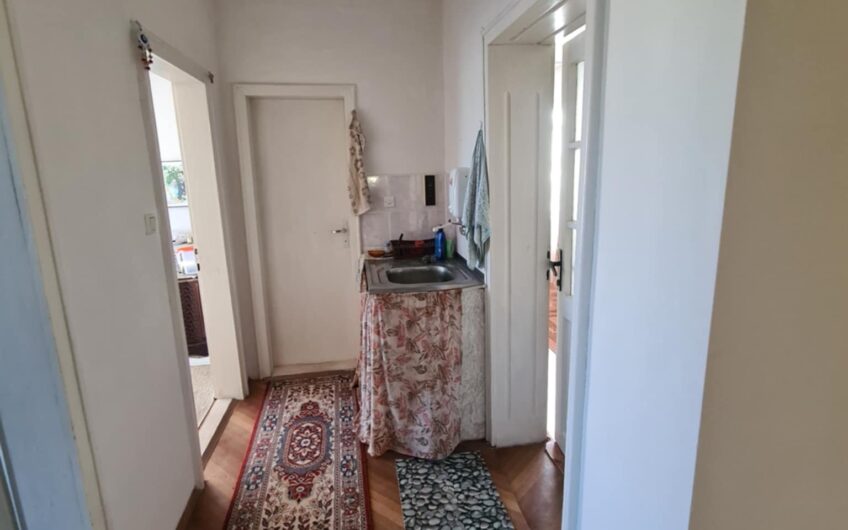 Продава се самостоятелна къща в кв. Изгрев, гр. Хасково