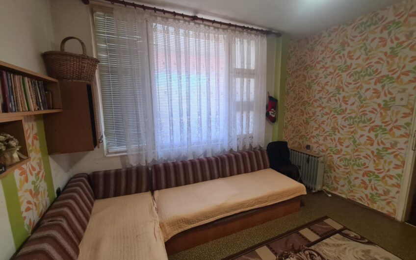 Двустаен апартамент в кв. Възраждане, град Хасково