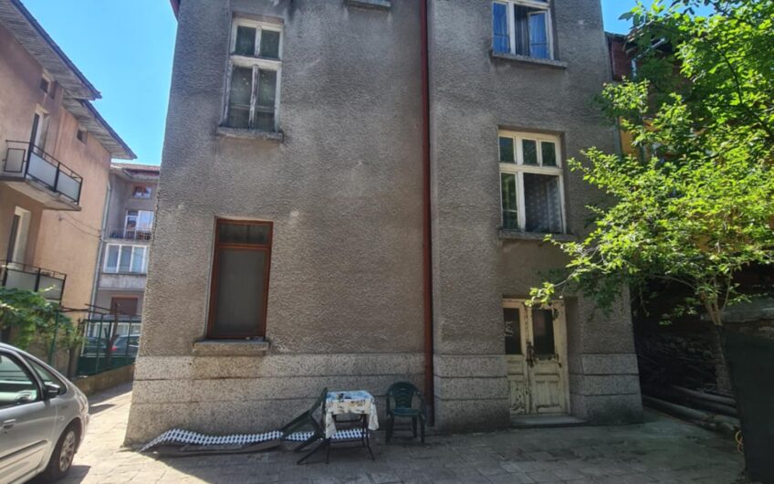 ЕТАЖ ОТ КЪЩА С ТАВАН И ДВОР – КВ. УЧИЛИЩНИ, ГР. ХАСКОВО