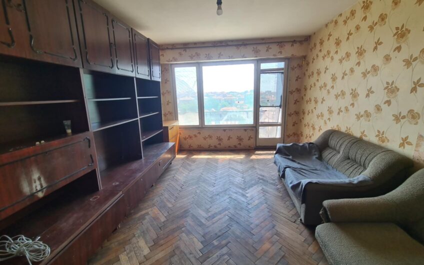 Просторен тристаен апартамент в кв. Орфей, гр. Хасково
