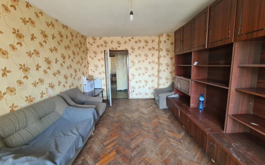 Просторен тристаен апартамент в кв. Орфей, гр. Хасково