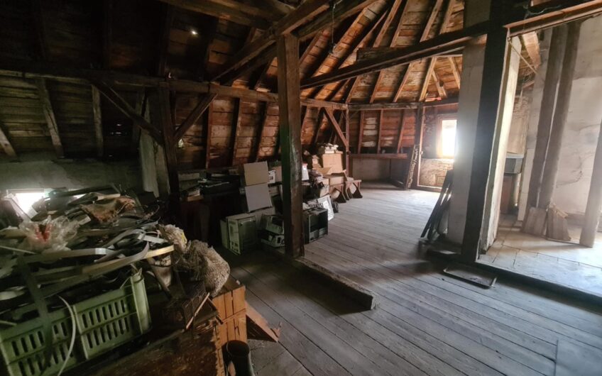 ЕТАЖ ОТ КЪЩА С ТАВАН И ДВОР – КВ. УЧИЛИЩНИ, ГР. ХАСКОВО