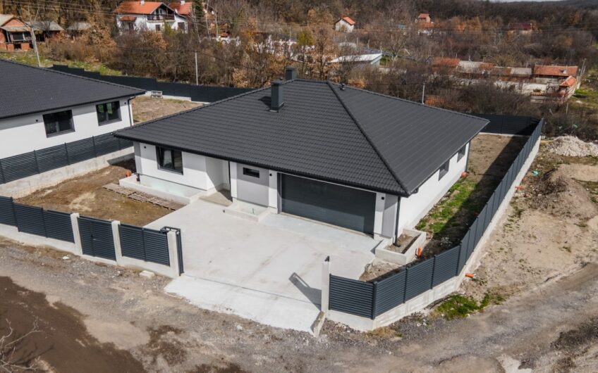 ЕДНОФАМИЛНА КЪЩА във в. з. Кенана, град Хасково