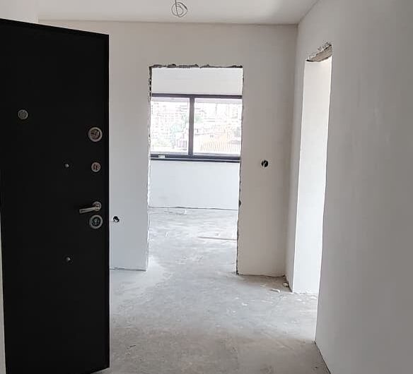 Продава се тристаен тухлен апартамент в кв. Каменни, гр.Хасково