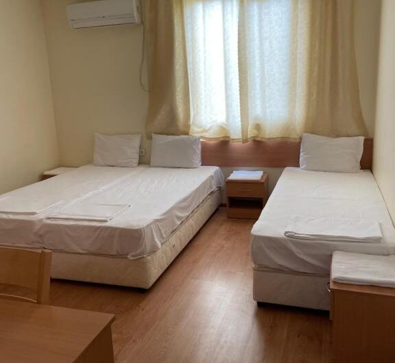 КОМПЛЕКС ОТ КЪЩИ ЗА ГОСТИ В С. МАЛКИ ВОДЕН, ЯЗ. ИВАЙЛОВГРАД