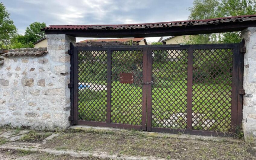 КОМПЛЕКС ОТ КЪЩИ ЗА ГОСТИ В С. МАЛКИ ВОДЕН, ЯЗ. ИВАЙЛОВГРАД