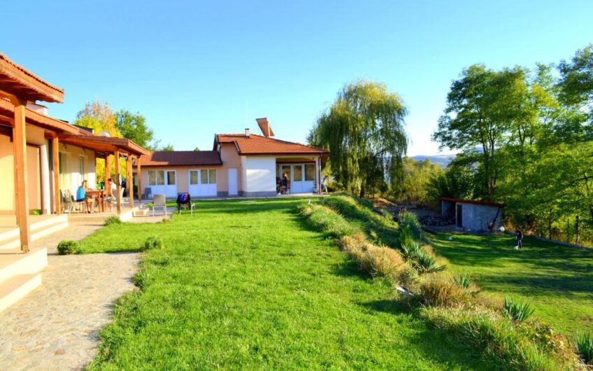 КОМПЛЕКС ОТ КЪЩИ ЗА ГОСТИ В С. МАЛКИ ВОДЕН, ЯЗ. ИВАЙЛОВГРАД