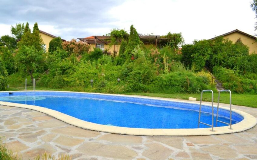 КОМПЛЕКС ОТ КЪЩИ ЗА ГОСТИ В С. МАЛКИ ВОДЕН, ЯЗ. ИВАЙЛОВГРАД