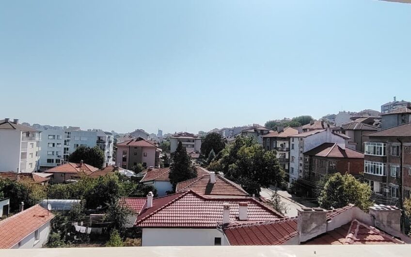 Продава се тристаен тухлен апартамент в кв. Каменни, гр.Хасково