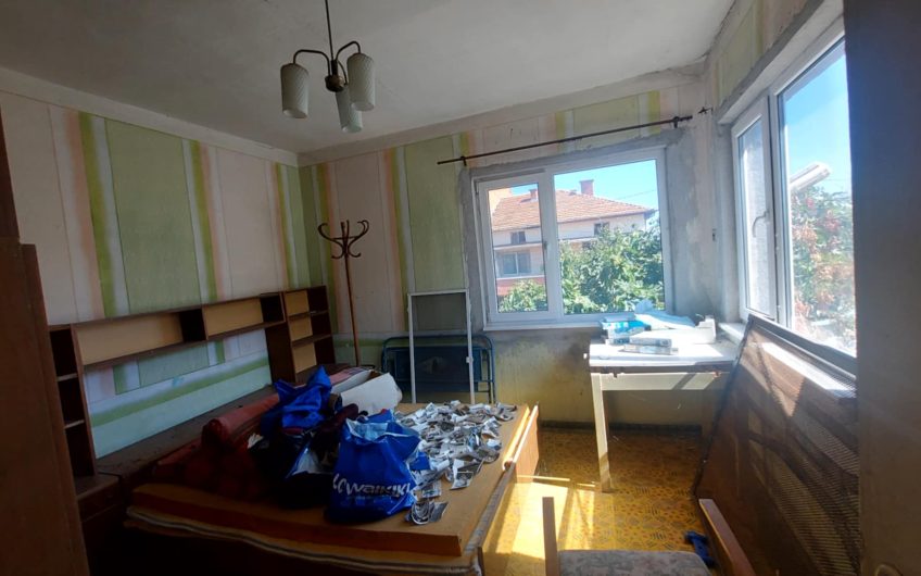 КЪЩА с ПРОСТОРЕН ДВОР,РАЗПОЛОЖЕНА В кв. Болярово, гр. Хасково.
