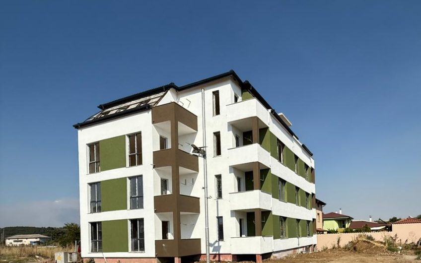 ТРИСТАЕН АПАРТАМЕНТ РАЗПОЛОЖЕН в град СВИЛЕНГРАД в СГРАДА ПРЕД акт 16.