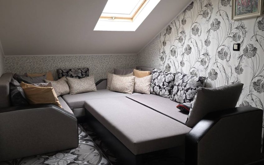 ЛУКСОЗНА ТРИЕТАЖНА КЪЩА С ГАРАЖ, ПАРКОМЯСТО И ОЗЕЛЕНЕН ДВОР в КВ. КУБА, ГРАД ХАСКОВО