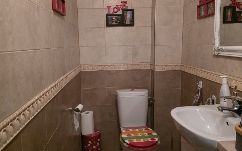 ЛУКСОЗНА ТРИЕТАЖНА КЪЩА С ГАРАЖ, ПАРКОМЯСТО И ОЗЕЛЕНЕН ДВОР в КВ. КУБА, ГРАД ХАСКОВО