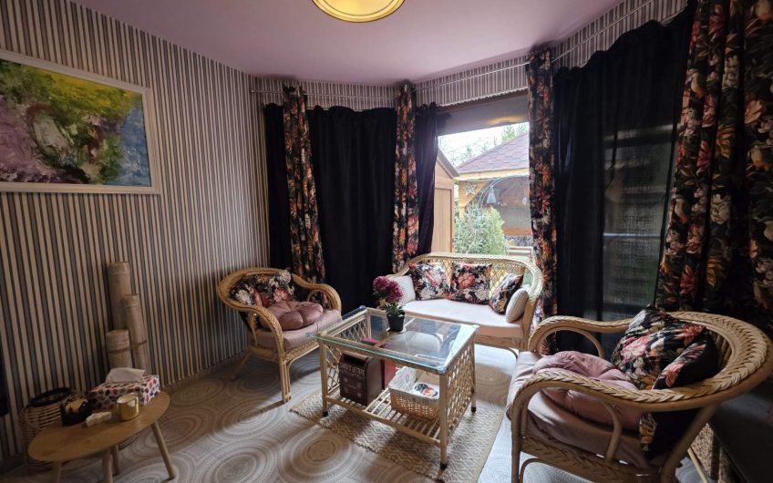 ЛУКСОЗНА ТРИЕТАЖНА КЪЩА С ГАРАЖ, ПАРКОМЯСТО И ОЗЕЛЕНЕН ДВОР в КВ. КУБА, ГРАД ХАСКОВО