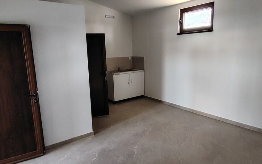 ТЪРГОВСКИ ОБЕКТ ПОД НАЕМ -КВ. КАМЕННИ, ДО ГРАДСКАТА ГРАДИНА – ГР. ХАСКОВО