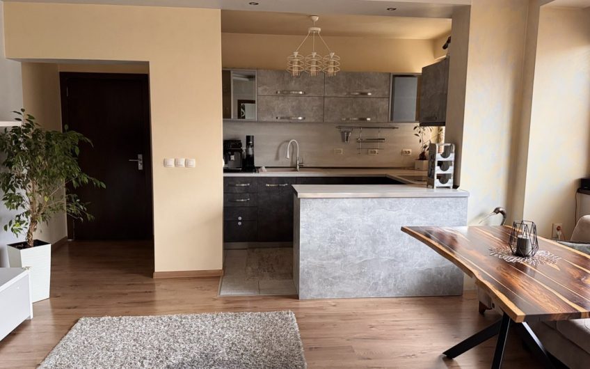 ИЗЦЯЛО ОБЗАВЕДЕН И ОБОРУДВАН ТРИСТАЕН АПАРТАМЕНТ – ТОП ЦЕНТЪР, ГР. ХАСКОВО