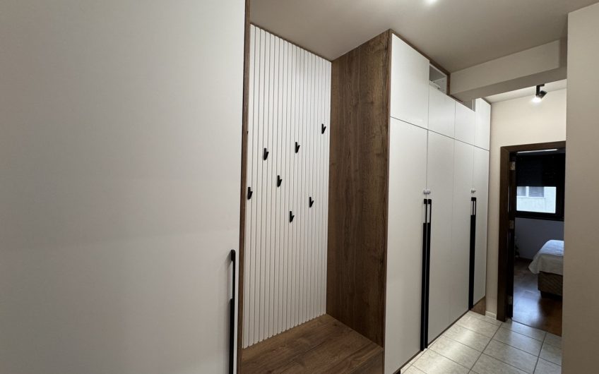 ИЗЦЯЛО ОБЗАВЕДЕН И ОБОРУДВАН ТРИСТАЕН АПАРТАМЕНТ – ТОП ЦЕНТЪР, ГР. ХАСКОВО