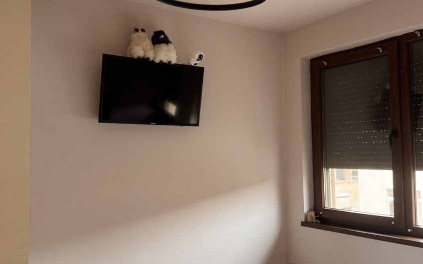 ИЗЦЯЛО ОБЗАВЕДЕН И ОБОРУДВАН ТРИСТАЕН АПАРТАМЕНТ – ТОП ЦЕНТЪР, ГР. ХАСКОВО