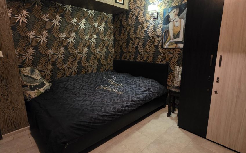 ЛУКСОЗНА ТРИЕТАЖНА КЪЩА С ГАРАЖ, ПАРКОМЯСТО И ОЗЕЛЕНЕН ДВОР в КВ. КУБА, ГРАД ХАСКОВО