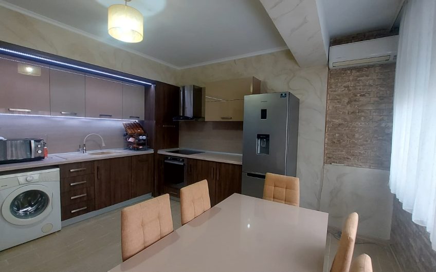 ТРИСТАЕН АПАРТАМЕНТ ПОД НАЕМ, РАЗПОЛОЖЕН в ЦЕНТЪРА на гр. ХАСКОВО