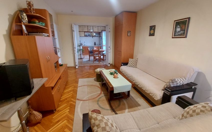 ТРИСТАЕН АПАРТАМЕНТ, РАЗПОЛОЖЕН в кв. ДРУЖБА, гр. ХАСКОВО