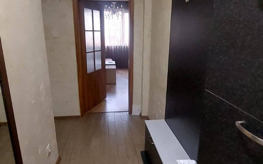 ТРИСТАЕН АПАРТАМЕНТ ПОД НАЕМ, РАЗПОЛОЖЕН в ЦЕНТЪРА на гр. ХАСКОВО