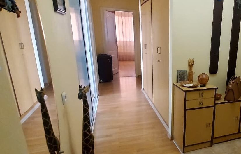 ТРИСТАЕН АПАРТАМЕНТ, РАЗПОЛОЖЕН в кв. ДРУЖБА, гр. ХАСКОВО