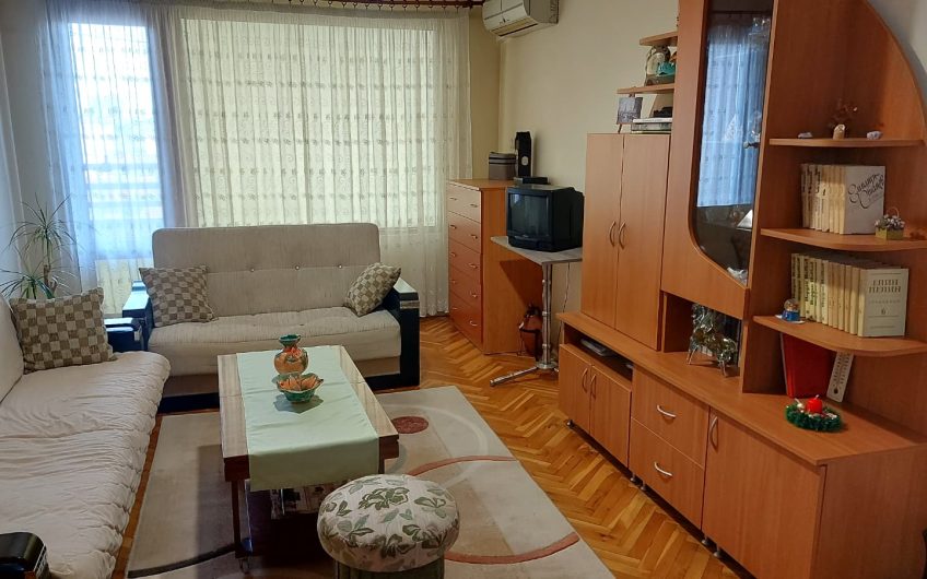 ТРИСТАЕН АПАРТАМЕНТ, РАЗПОЛОЖЕН в кв. ДРУЖБА, гр. ХАСКОВО