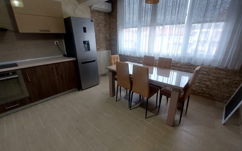 ТРИСТАЕН АПАРТАМЕНТ ПОД НАЕМ, РАЗПОЛОЖЕН в ЦЕНТЪРА на гр. ХАСКОВО