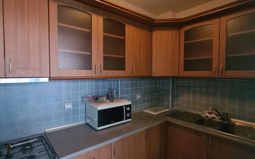 ТРИСТАЕН АПАРТАМЕНТ с ПАРКОМЯСТО ПОД НАЕМ в ЦЕНТЪРА на град ХАСКОВО