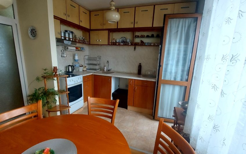 ТРИСТАЕН АПАРТАМЕНТ, РАЗПОЛОЖЕН в кв. ДРУЖБА, гр. ХАСКОВО