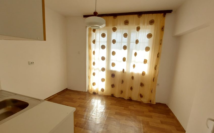 ГАРСОНИЕРА ПОД НАЕМ в ШИРОК ЦЕНТЪР,гр.ХАСКОВО