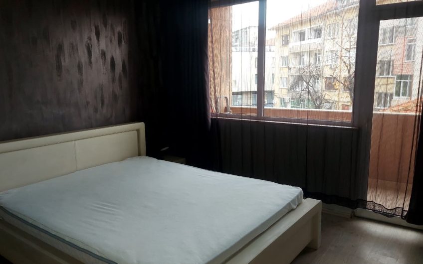 ТРИСТАЕН АПАРТАМЕНТ ПОД НАЕМ, РАЗПОЛОЖЕН в ЦЕНТЪРА на гр. ХАСКОВО