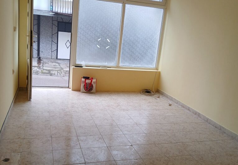 Търговски обект / магазин под наем – кв. Дружба, гр. Хасково